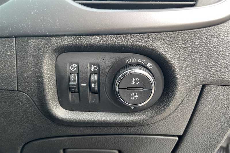 Used Vauxhall Astra 2018 for sale - 76351799: Photo 38