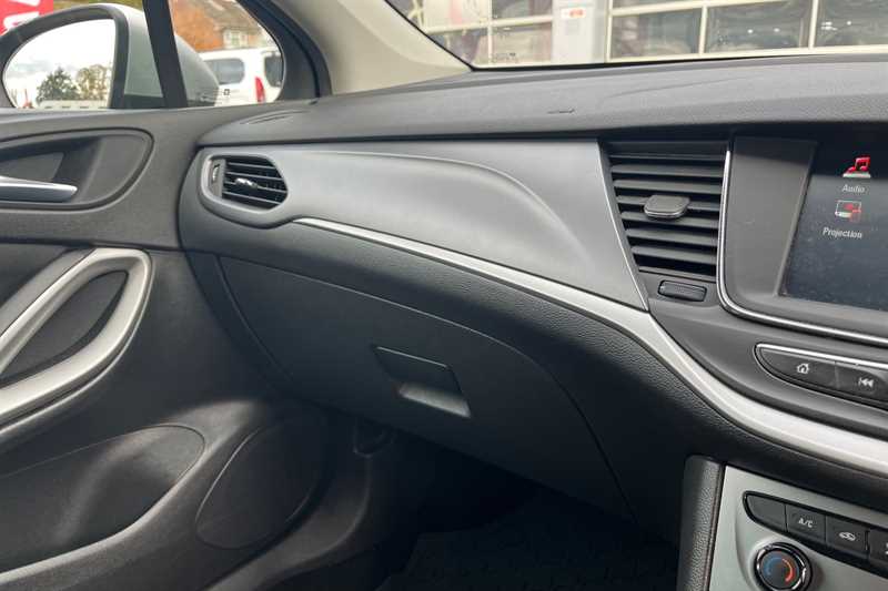 Used Vauxhall Astra 2018 for sale - 76351799: Photo 40