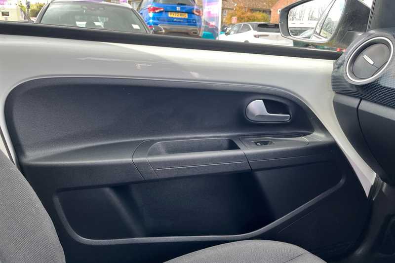 Used Volkswagen up! 2022 for sale - 78216777: Photo 40