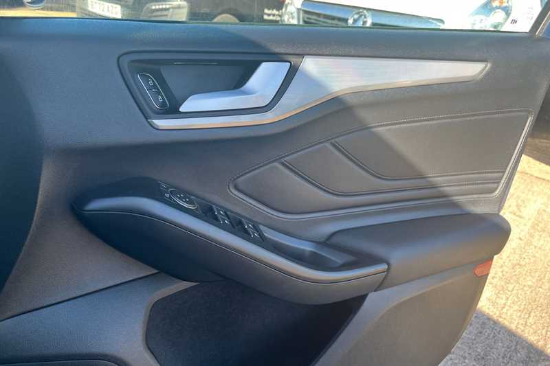 Used Ford Focus 2019 for sale - 76075612: Photo 16