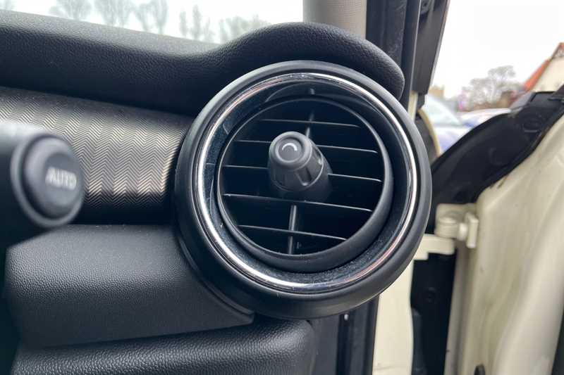 Used MINI Hatch 2020 for sale - 78208196: Photo 37