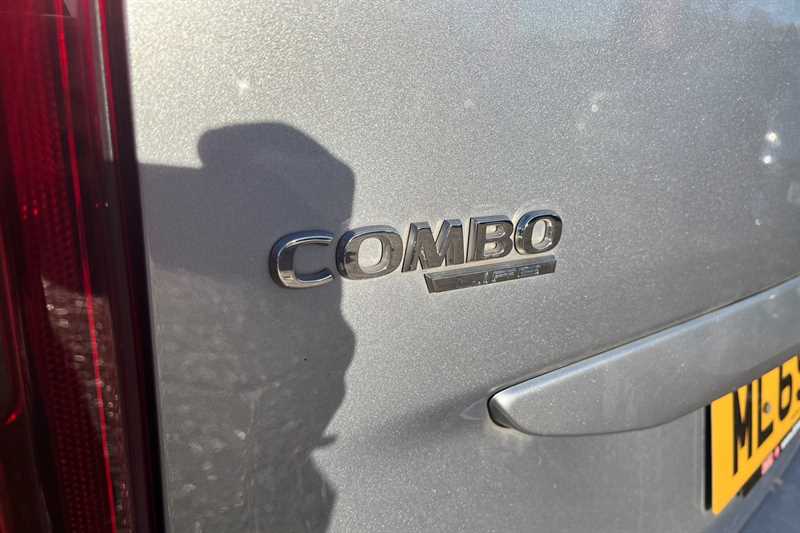 Used Vauxhall Combo Life 2019 for sale - 76876497: Photo 37