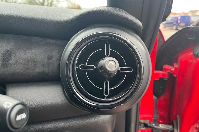 Used MINI Hatch 2019 for sale - 77828620: Photo 37