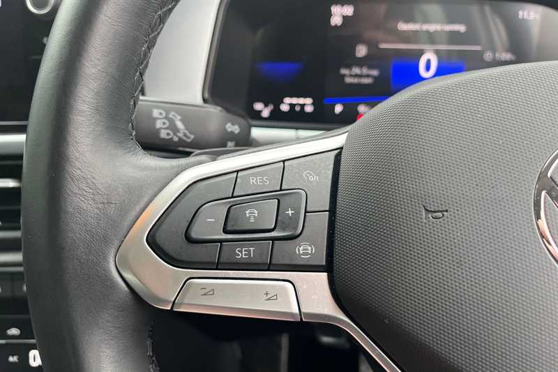 Used Volkswagen T-Roc 2023 for sale - 77844176: Photo 21