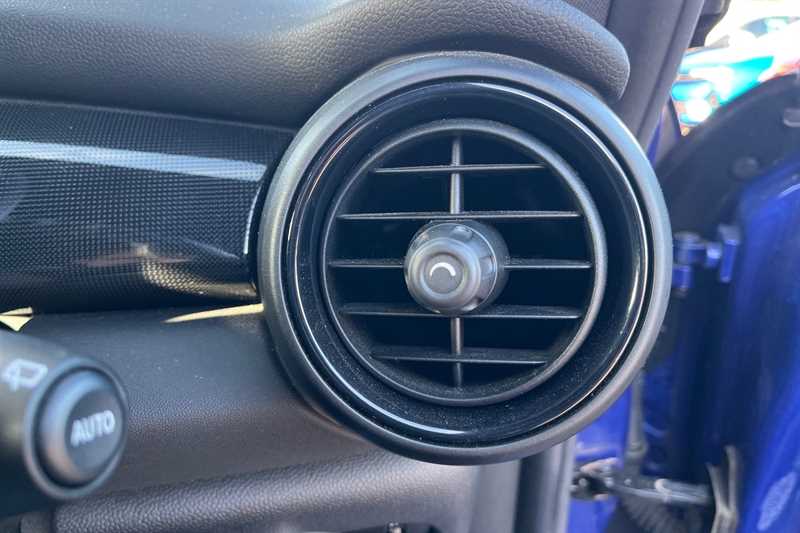 Used MINI Hatch 2018 for sale - 77929231: Photo 37