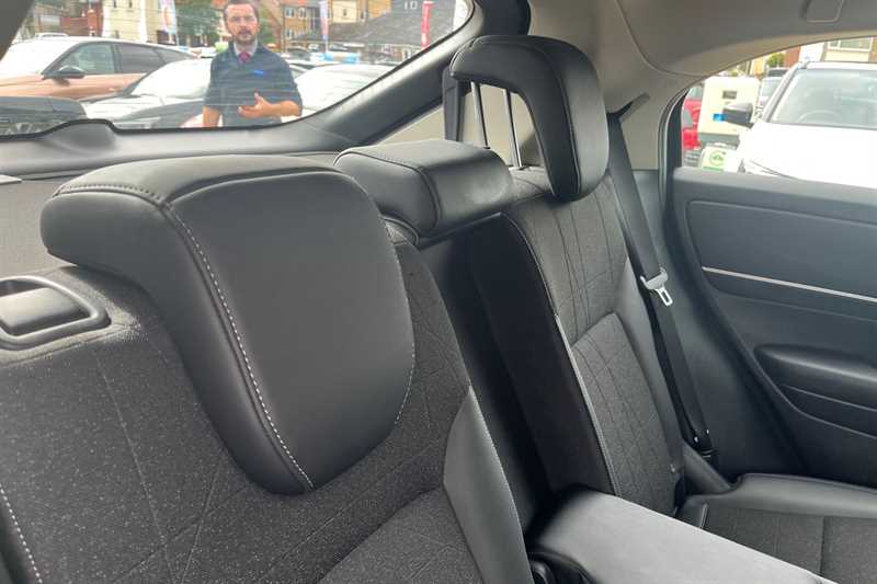 Used Honda HR-V for sale - 76463845: Photo 24