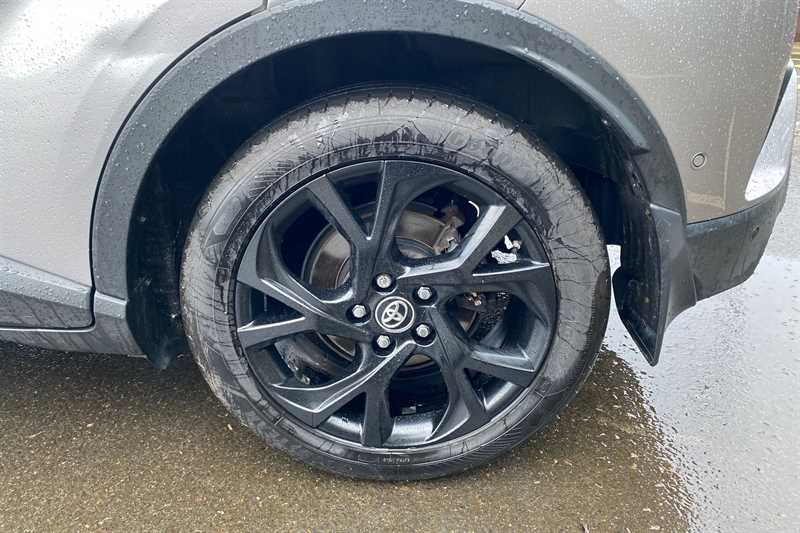 Used Toyota C-HR 2018 for sale - 77562109: Photo 10