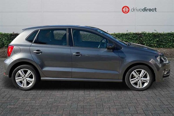 Used Volkswagen Polo 2017 for sale - 76113633: Photo 2