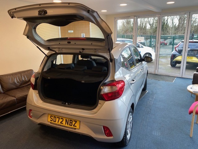 Used Hyundai i10 2022 for sale - 76565104: Photo 8
