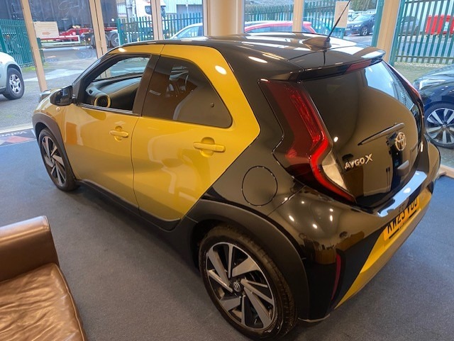 Used Toyota Aygo X 2023 for sale - 76720358: Photo 2