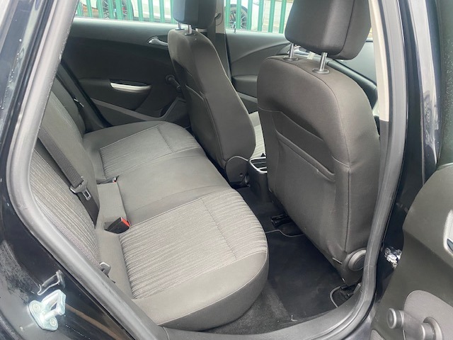 Used Vauxhall Astra 2010 for sale - 77149629: Photo 4