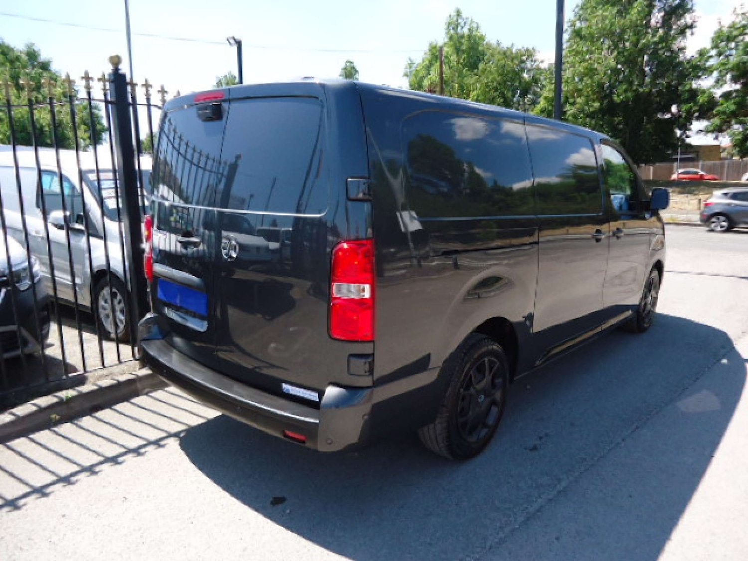 Used Vauxhall Vivaro 2025 for sale - 76601105: Photo 2