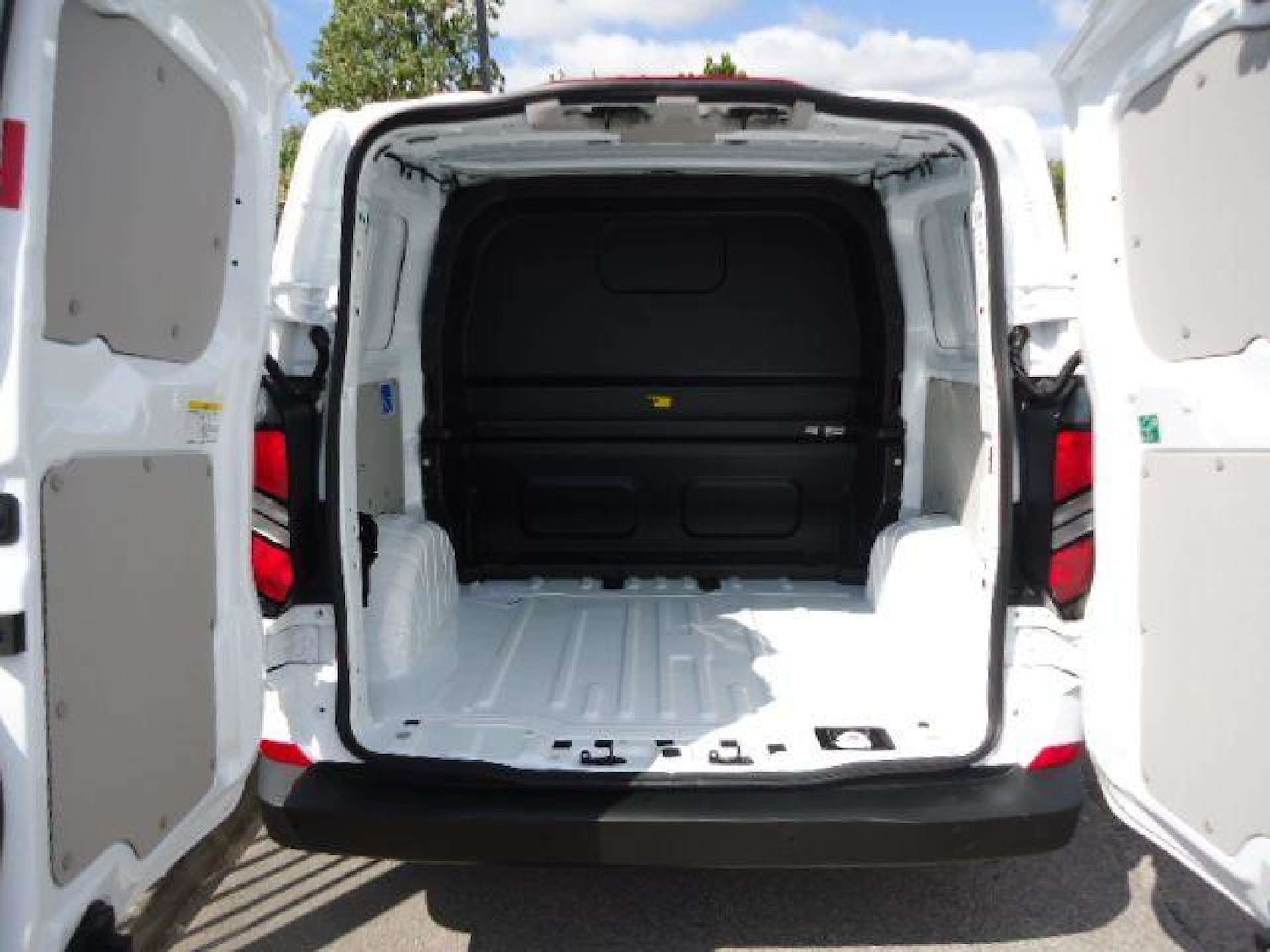 Used Ford Transit Custom 2025 for sale - 76363630: Photo 16