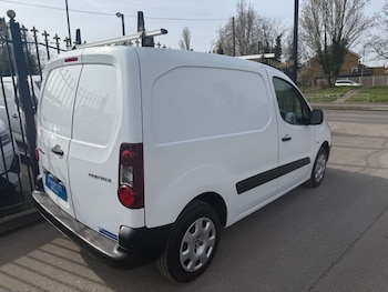 Used Peugeot Partner 2017 for sale - 77765783: Photo