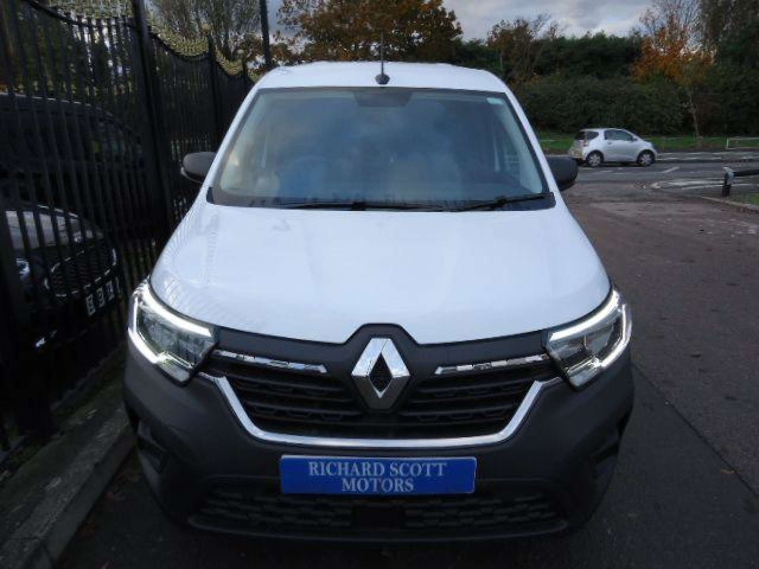 Used Renault Kangoo 2023 for sale - 76600561: Photo 3