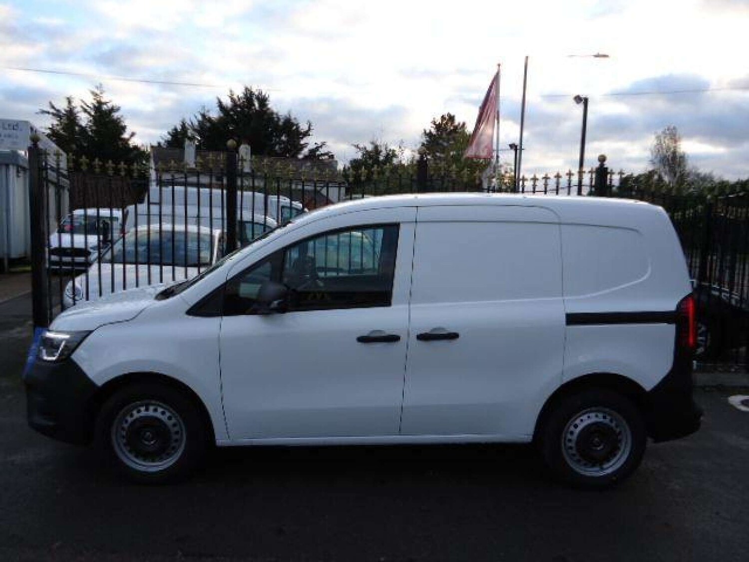 Used Renault Kangoo 2023 for sale - 76600561: Photo 7