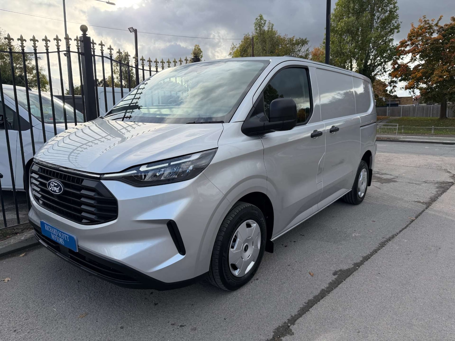 Used Ford Transit Custom 2024 for sale - 76275276: Photo 1