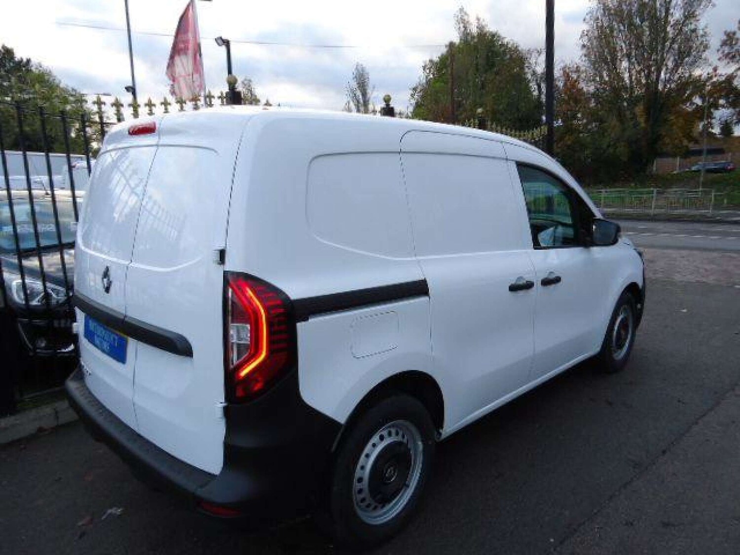 Used Renault Kangoo 2023 for sale - 76027733: Photo 2