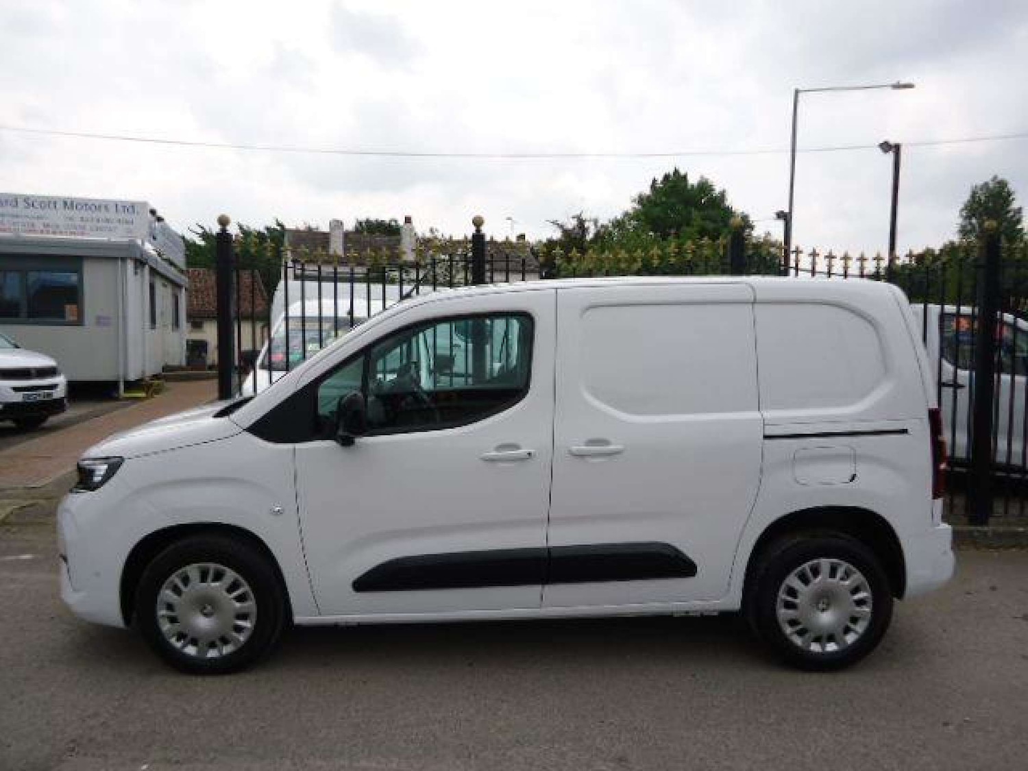 Used Vauxhall Combo 2025 for sale - 76278325: Photo 6