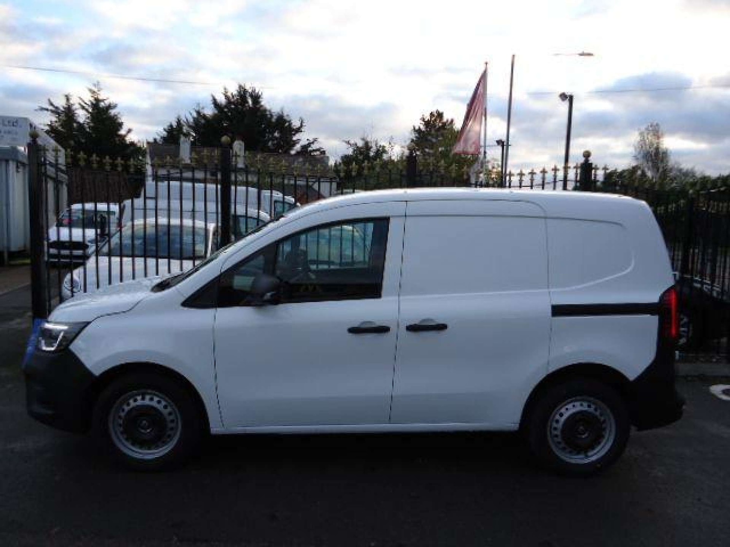 Used Renault Kangoo 2023 for sale - 76278372: Photo 7