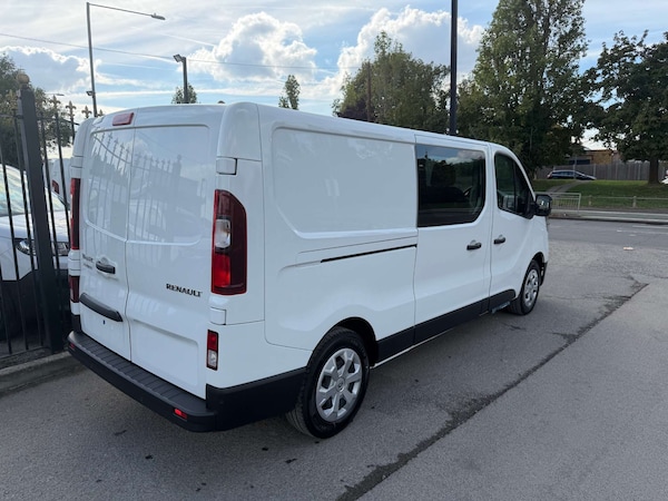 Used Renault Trafic 2025 for sale - 76102717: Photo 2