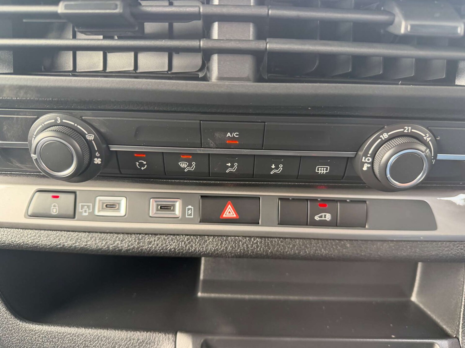 Used Vauxhall Vivaro 2026 for sale - 77567777: Photo 16