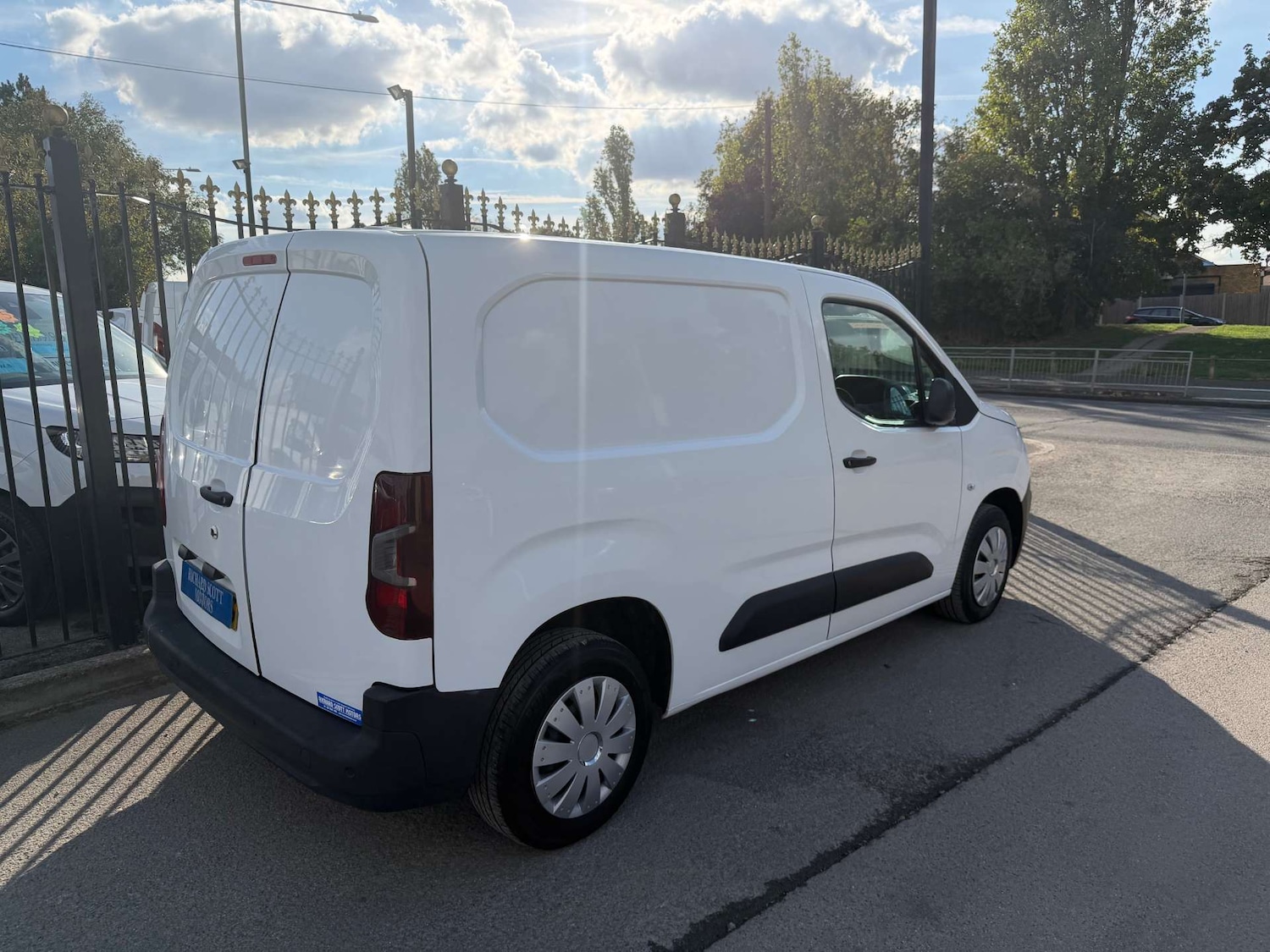 Used Peugeot Partner 2019 for sale - 76278384: Photo 2
