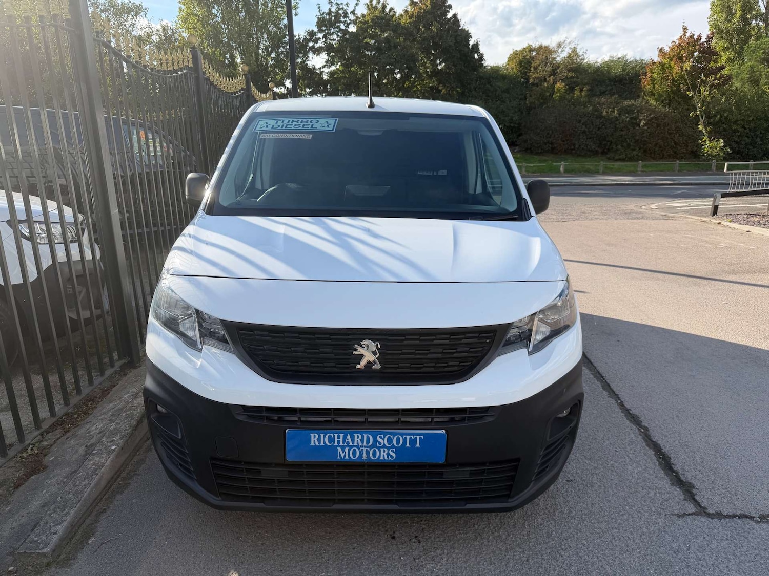 Used Peugeot Partner 2019 for sale - 76278384: Photo 3