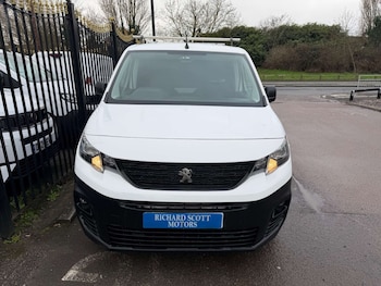 Used Peugeot Partner 2019 for sale - 76601060: Photo