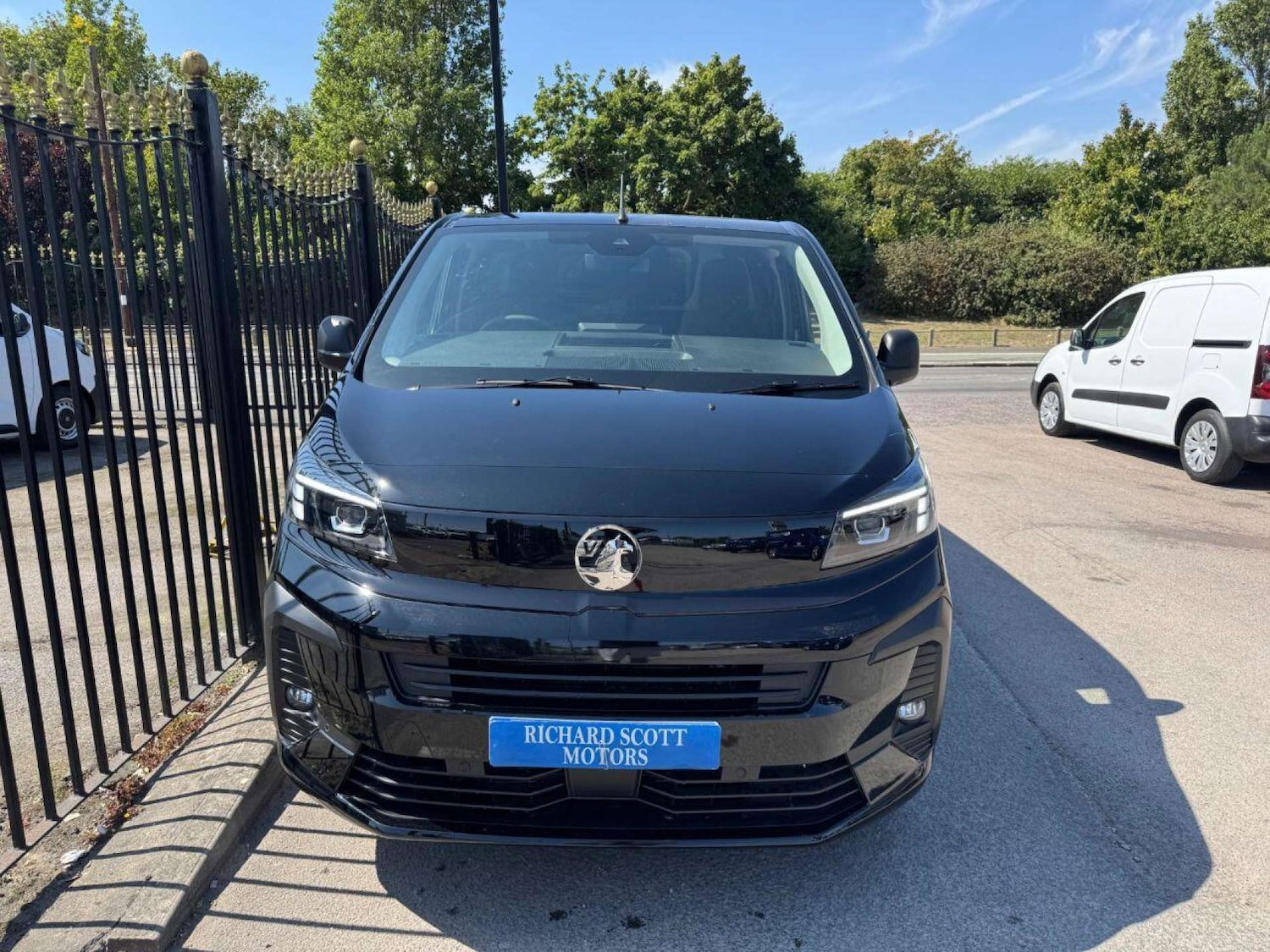 Used Vauxhall Vivaro 2025 for sale - 76600641: Photo 3