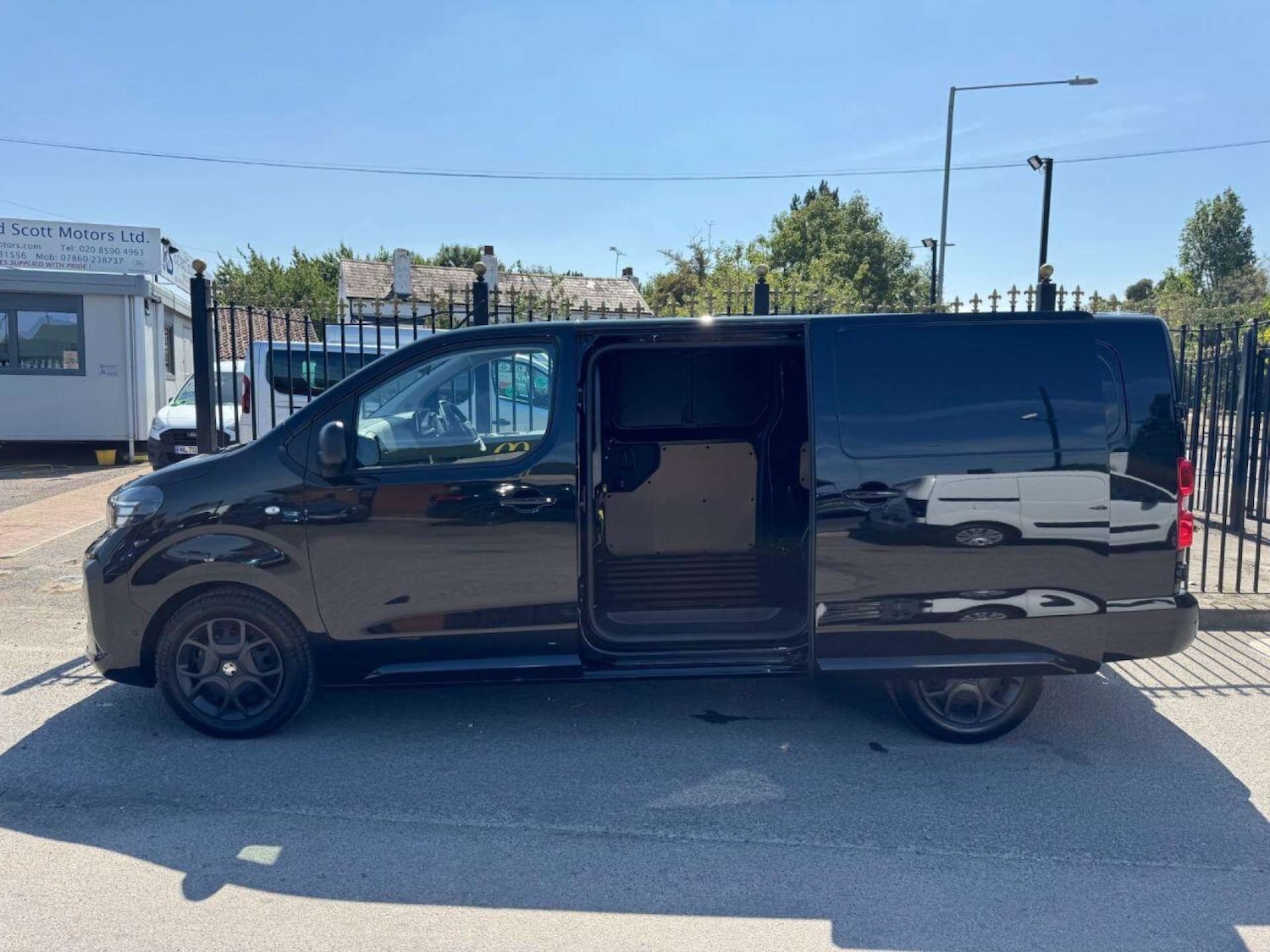 Used Vauxhall Vivaro 2025 for sale - 76600641: Photo 8