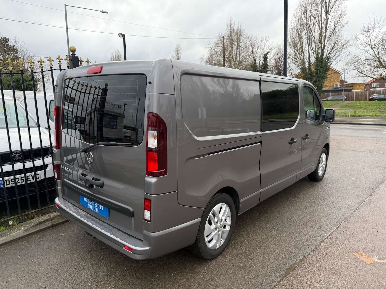 Used Vauxhall Vivaro 2019 for sale - 77355541: Photo 2