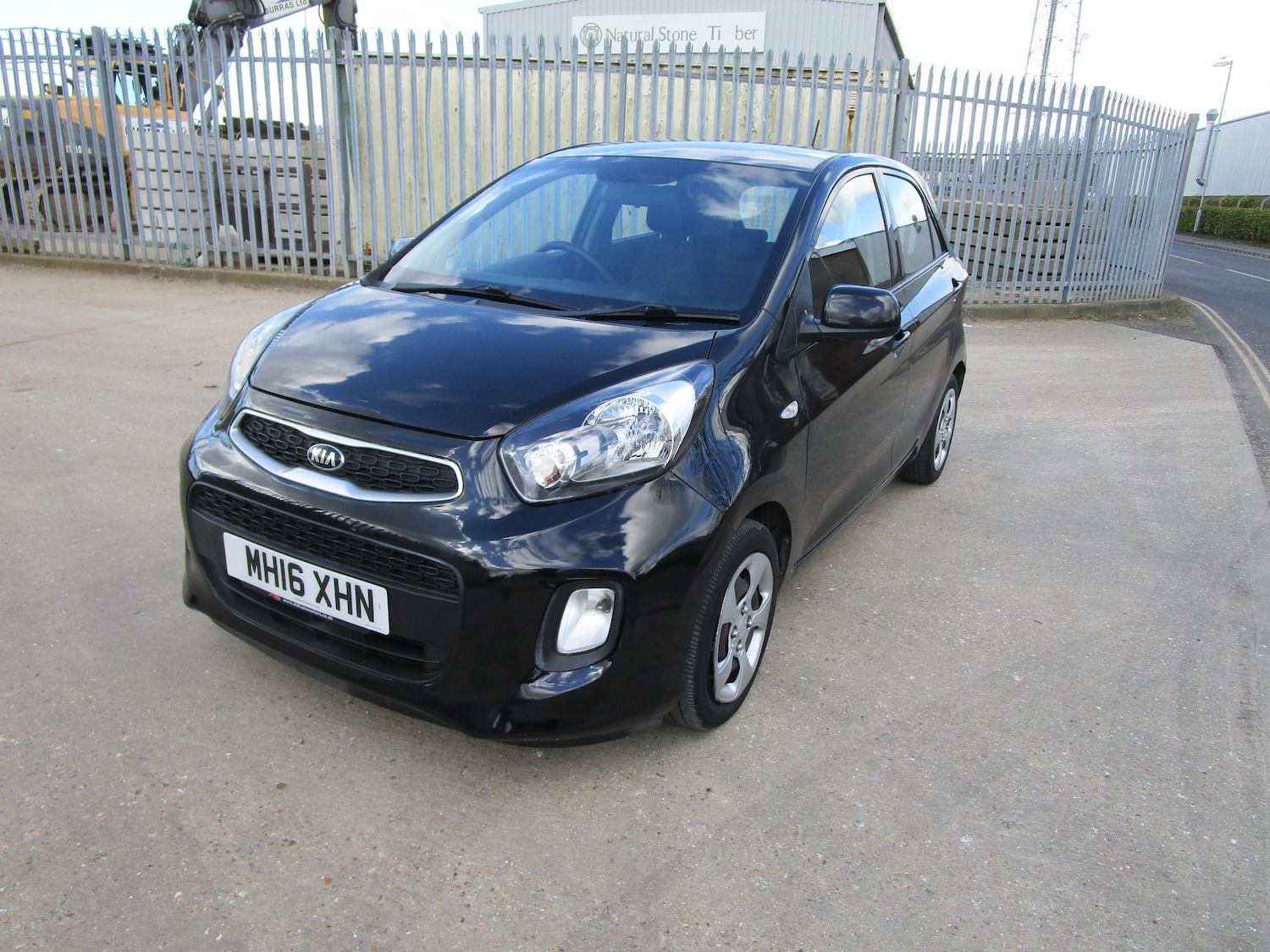 Used Kia Picanto 2016 for sale - 76395606: Photo 3