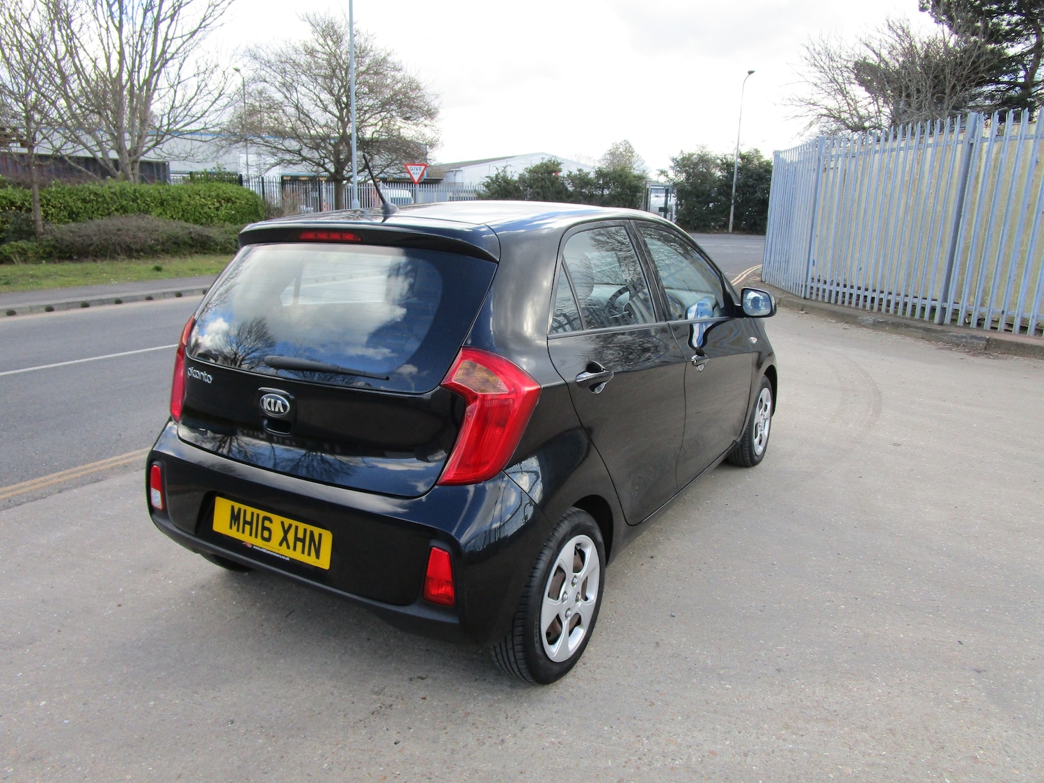 Used Kia Picanto 2016 for sale - 76395606: Photo 4