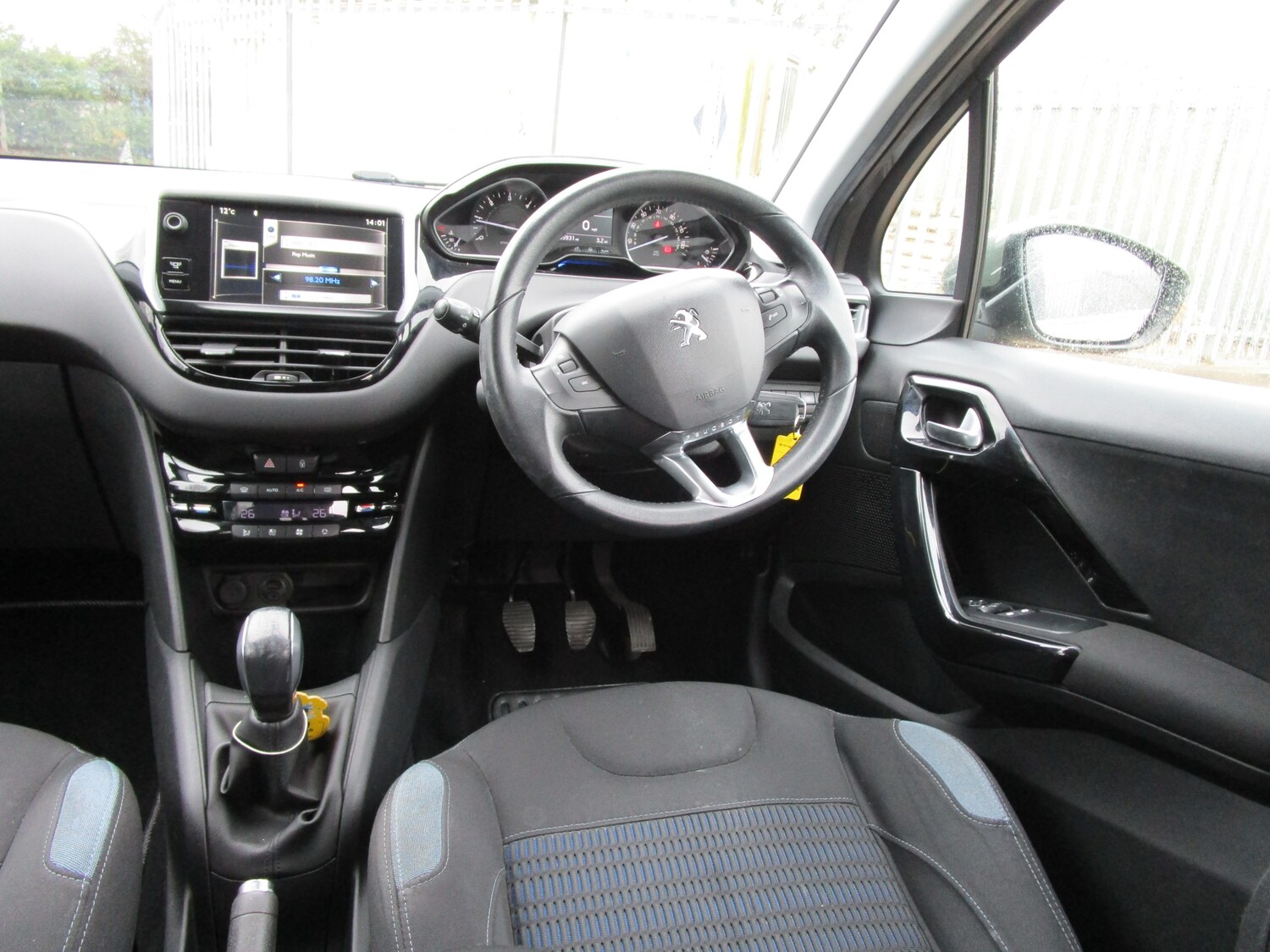 Used Peugeot 208 2014 for sale - 77692005: Photo 14