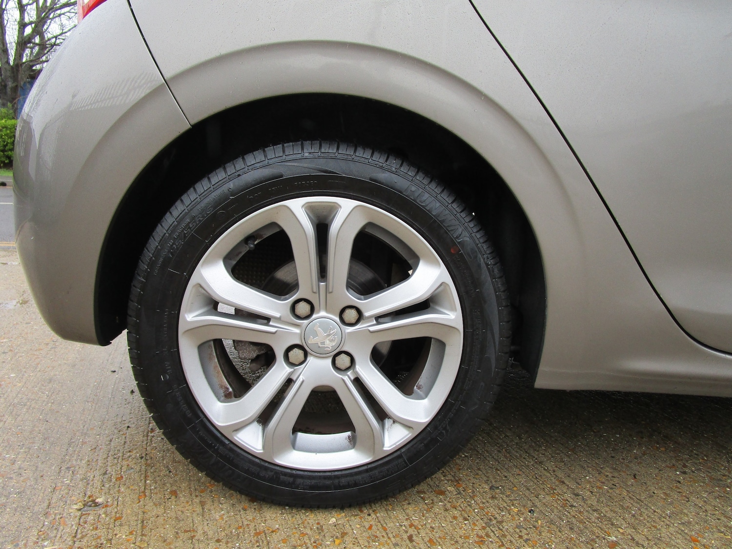 Used Peugeot 208 2014 for sale - 77692005: Photo 9