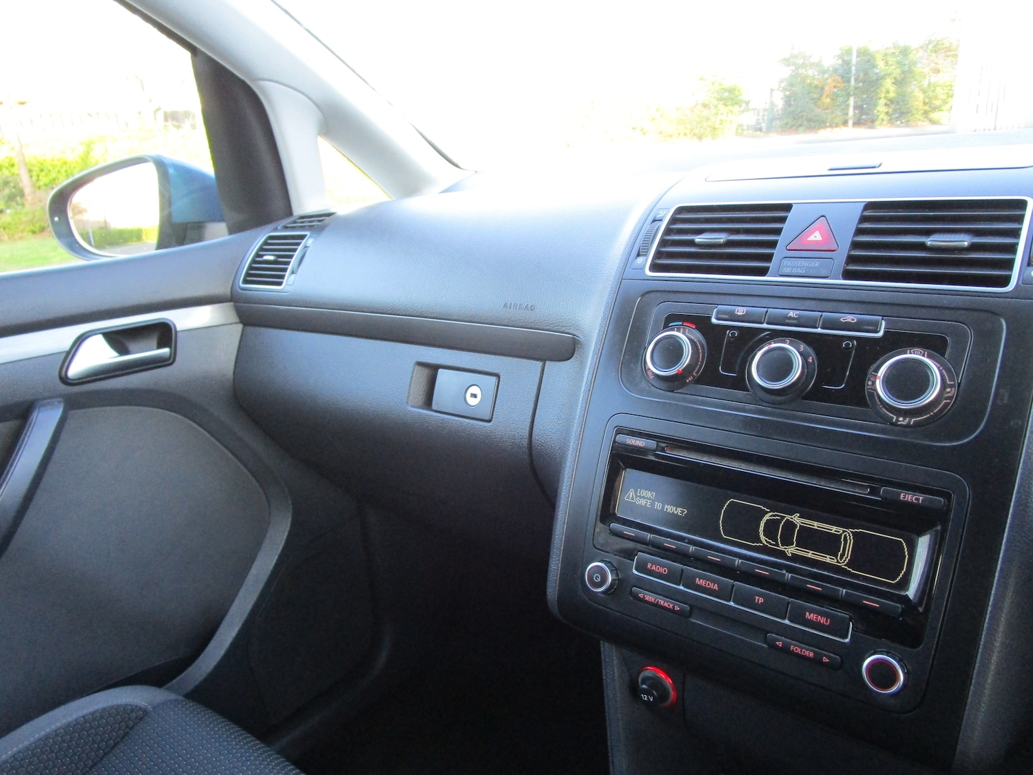 Used Volkswagen Touran 2012 for sale - 77974061: Photo 18