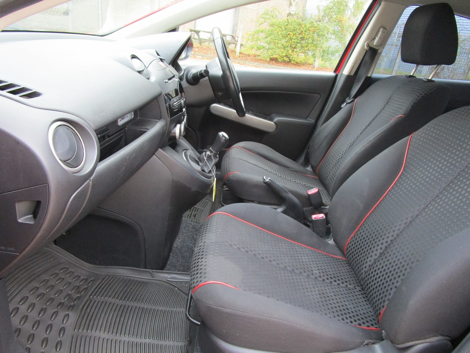 Used Mazda Mazda2 2011 for sale - 77100905: Photo 12