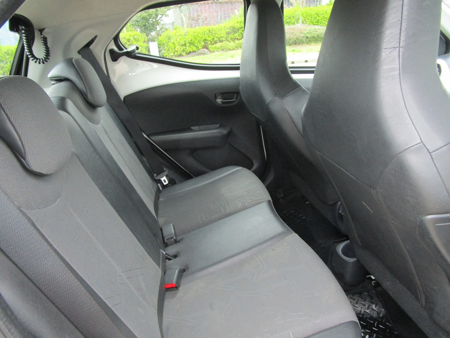 Used Toyota AYGO 2015 for sale - 77620365: Photo 13