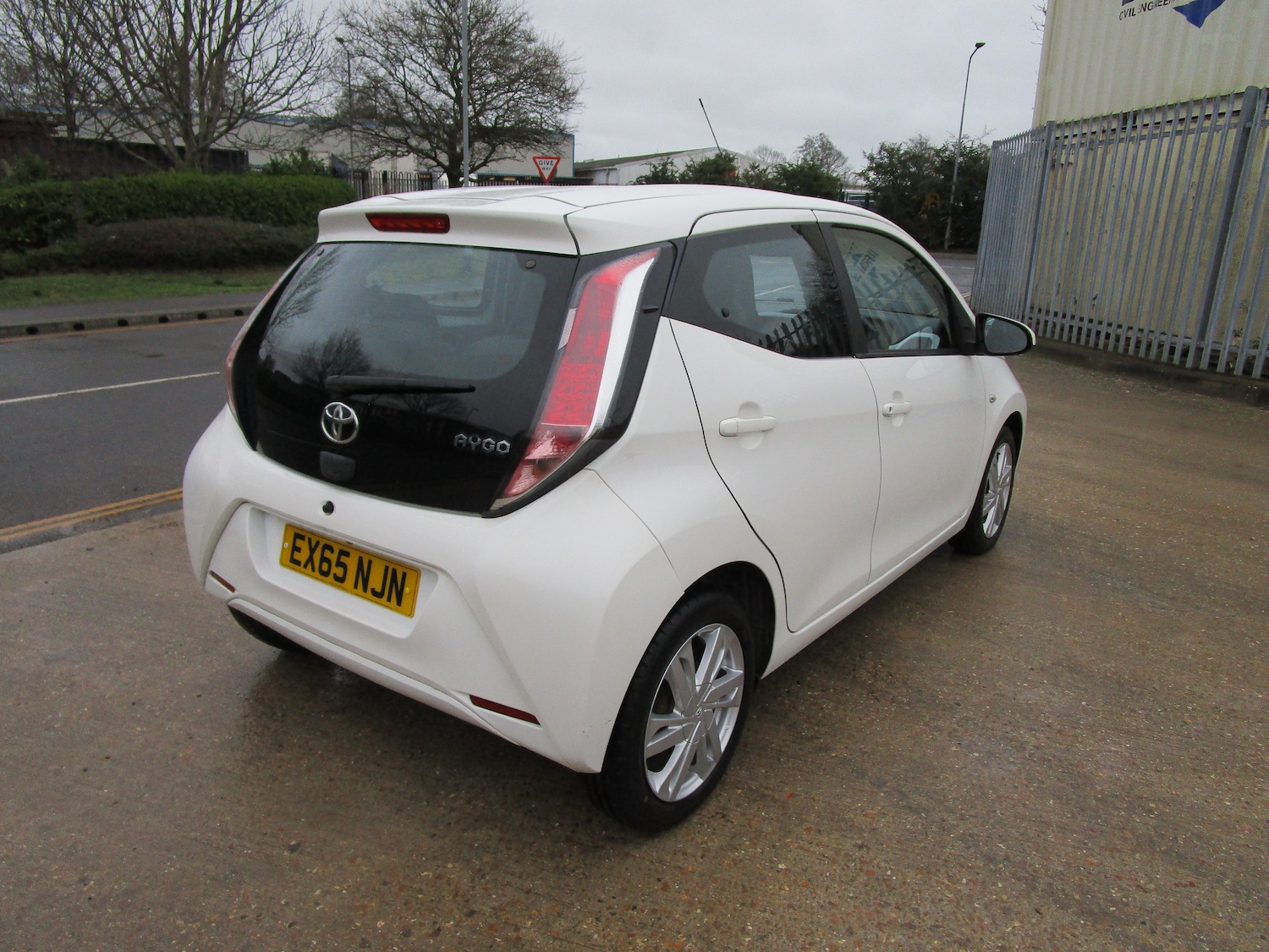 Used Toyota AYGO 2015 for sale - 77620365: Photo 4