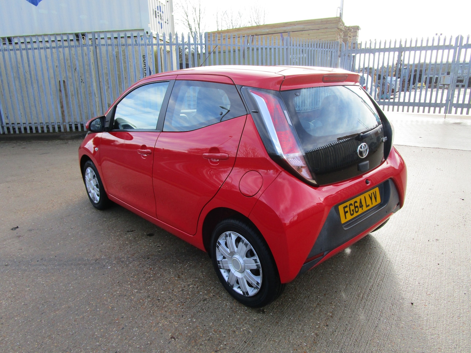 Used Toyota AYGO 2014 for sale - 76588738: Photo 2