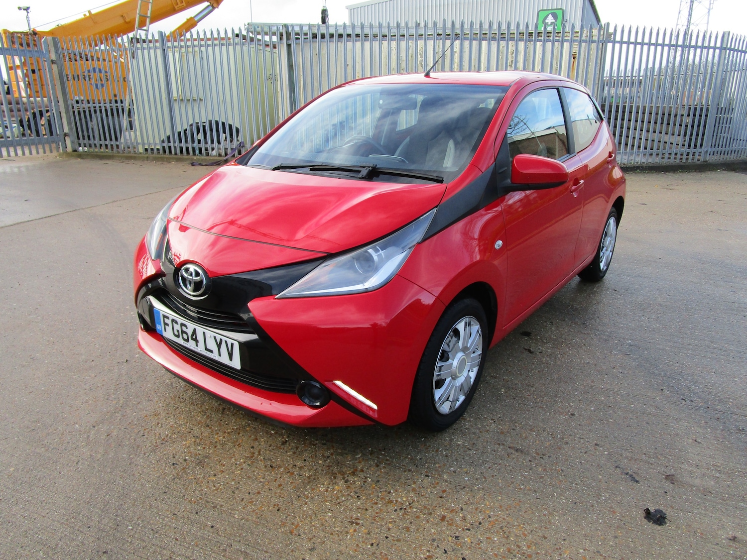 Used Toyota AYGO 2014 for sale - 76588738: Photo 3
