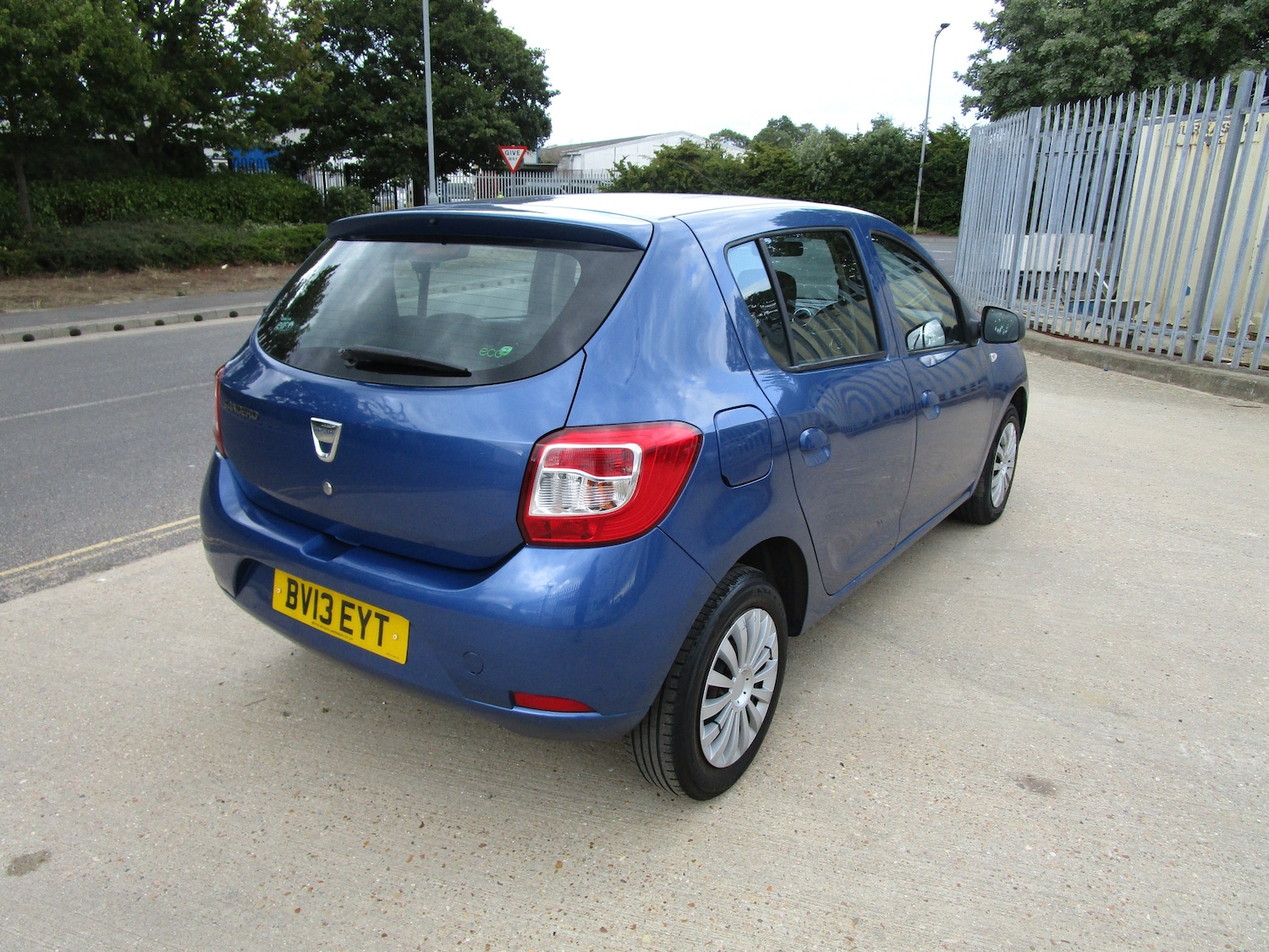 Used Dacia Sandero 2013 for sale - 76438899: Photo 2