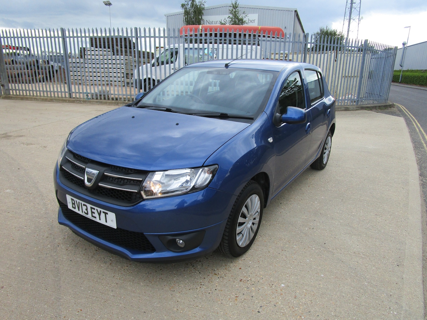 Used Dacia Sandero 2013 for sale - 76438899: Photo 3