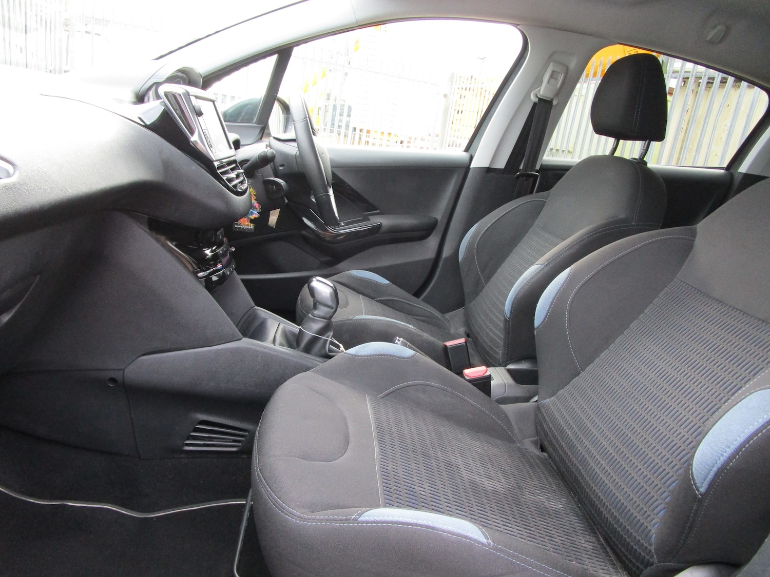 Used Peugeot 208 2015 for sale - 76685529: Photo 12