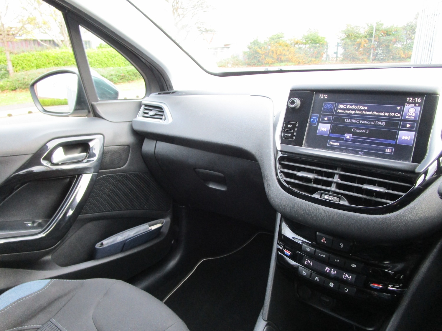 Used Peugeot 208 2015 for sale - 76685529: Photo 16