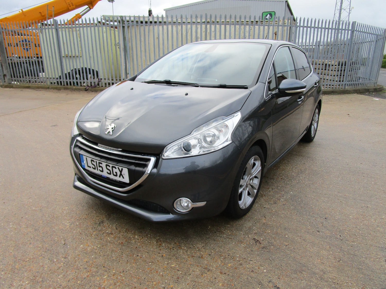 Used Peugeot 208 2015 for sale - 76685529: Photo 3