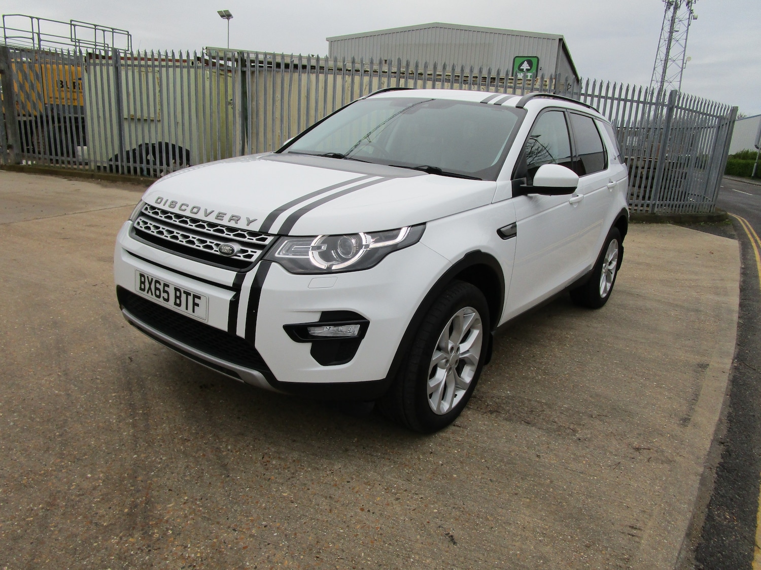 Used Land Rover Discovery Sport 2015 for sale - 77200800: Photo 3