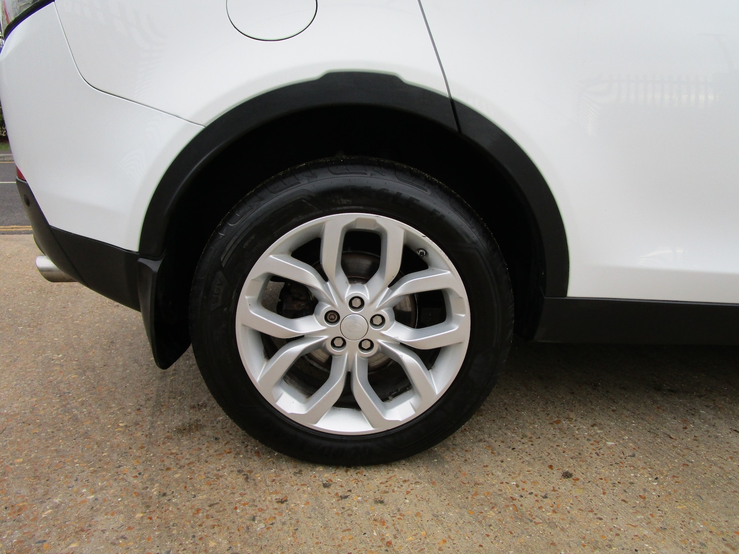 Used Land Rover Discovery Sport 2015 for sale - 77200800: Photo 9