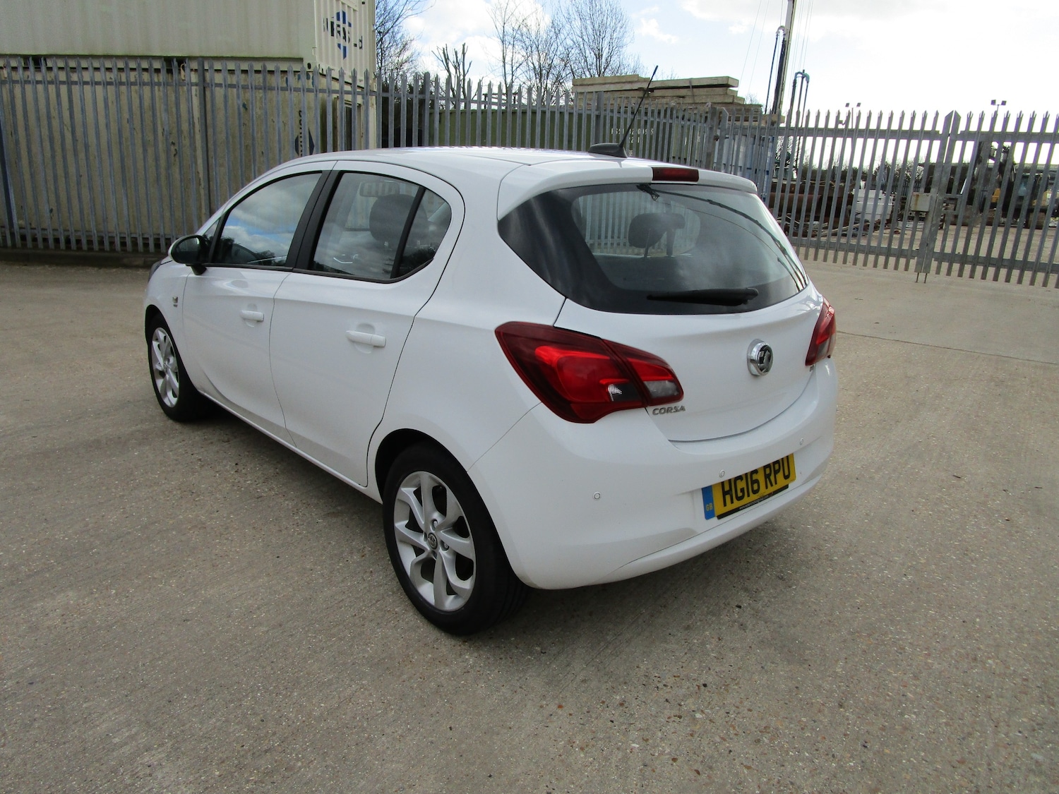 Used Vauxhall Corsa 2016 for sale - 77570955: Photo 2
